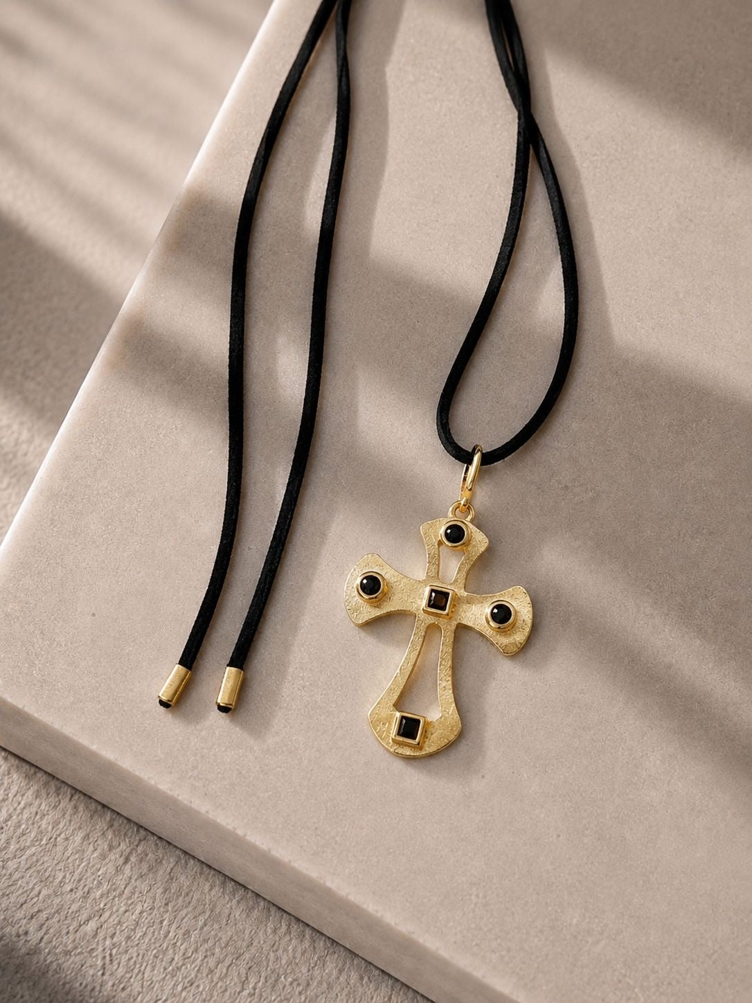 COLLAR | GAMUZA MAXI CRUZ GOLD